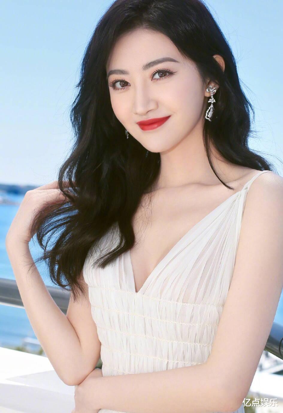 景甜|景甜的翻红告诉我们，只要有好作品，没人在乎你是不是资源咖