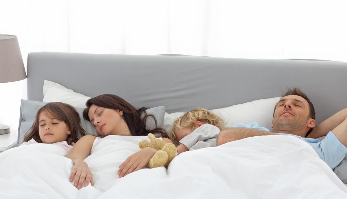 菁妈育儿|超过这个月龄宝宝就要分床睡,不然会影响孩子的睡眠夫妻感情