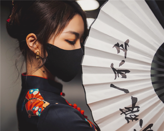 余霜|S11世界赛采访，为什么都只拍上半身？余霜道歉说出真正原因