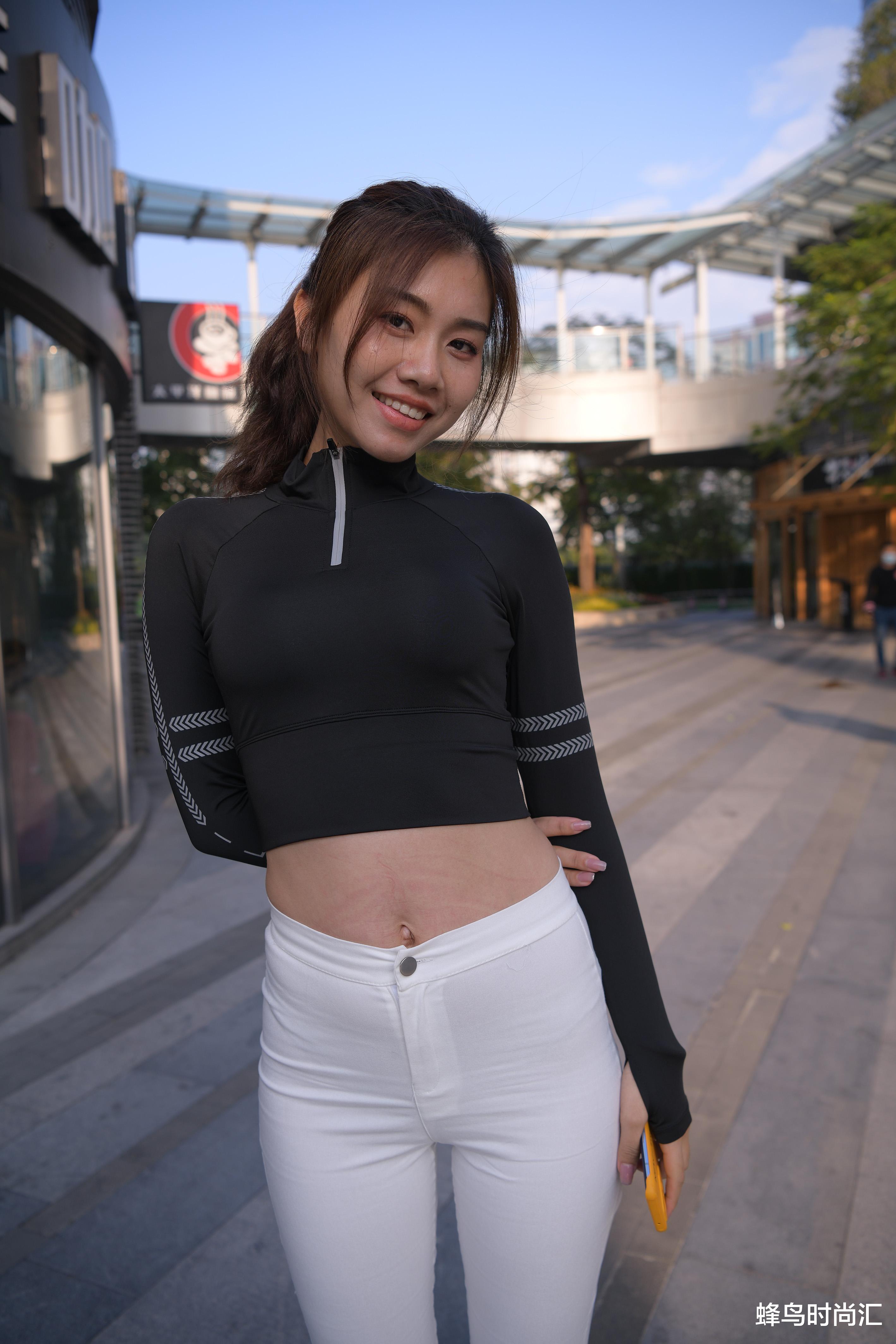 蜂鸟时尚汇|好身材穿出来，简约也够时尚，穿出最美状态
