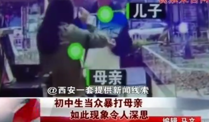 哑铃妈妈|班级群的宝妈和地铁站的宝爸，谁“炫娃”更高级，对比下就明白了