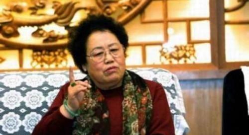 迟重瑞|照顾大龄富婆30年，拒绝400亿去直播，“唐僧”迟重瑞到底图什么？