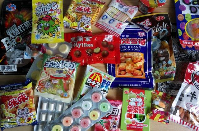被儿科医生列入黑名单的这些零食，一口也别给孩子吃