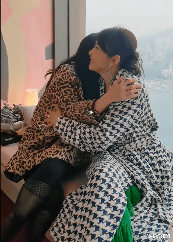 黎姿|黎姿与张柏芝同框，两大美人互相欣赏，相差9岁颜值气质不相上下