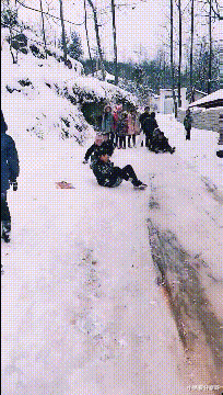 奚梦瑶|“刚认识的女友做完美甲后跟我显摆,分分钟拉黑断分手”哈哈哈