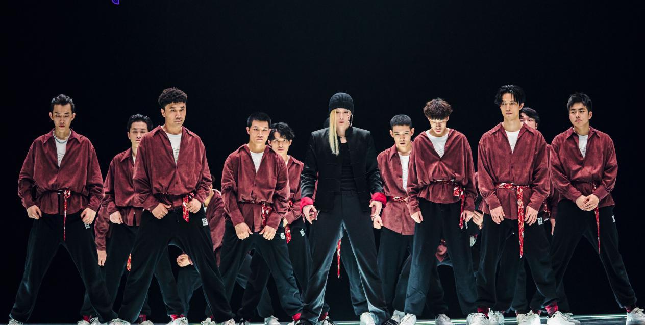 时尚圈的奇葩大喵|张艺兴成了发型试验田?国风刘海撞款权志龙海带头,一时难分伯仲