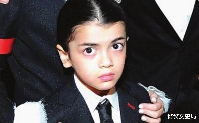 迈克尔·杰克逊|迈克尔杰克逊子女现状：长子得遗传病，幼子最像父亲，女儿成模特