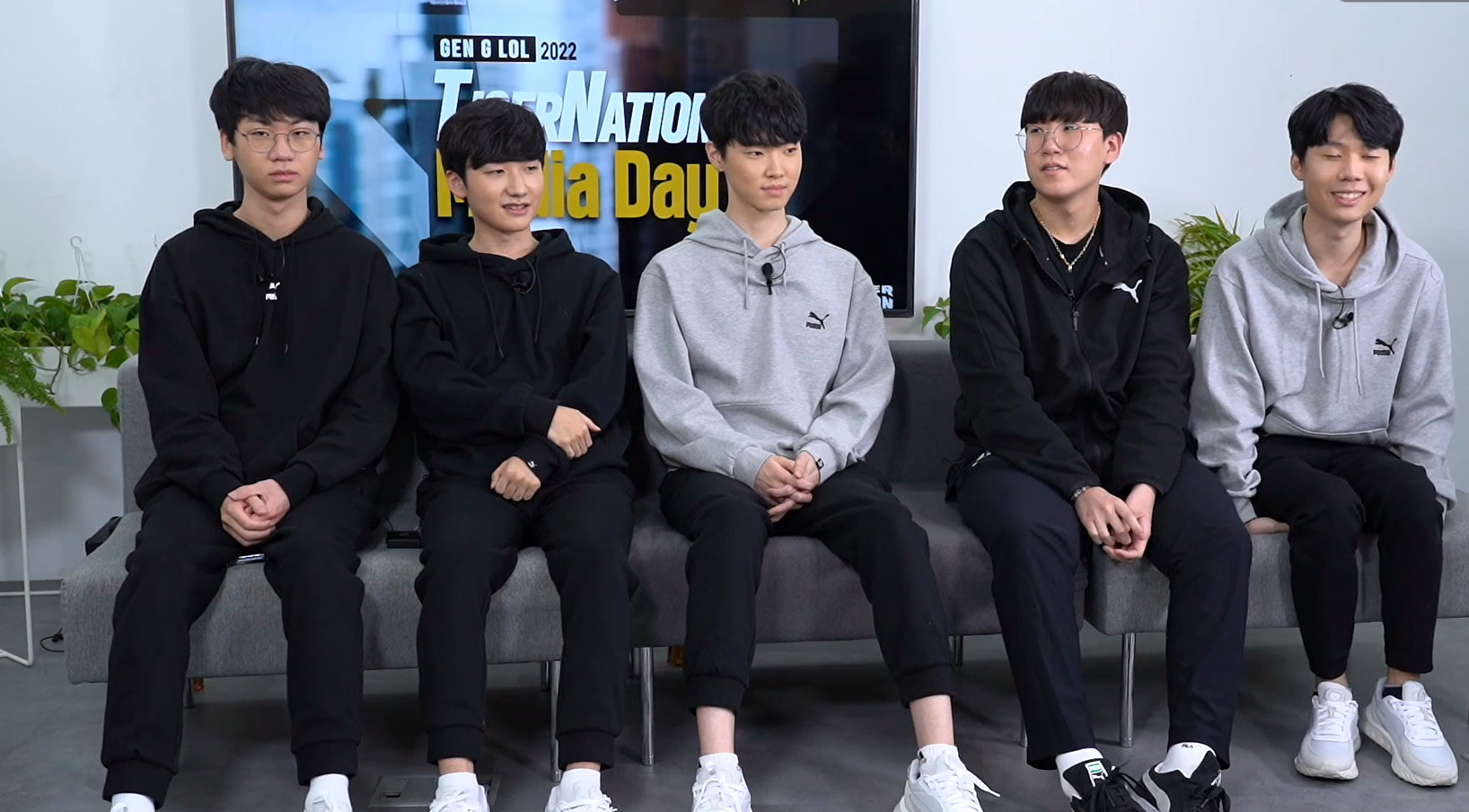 chovy|Doinb大赞Chovy:优点是补刀世界第一,缺点好像也没有