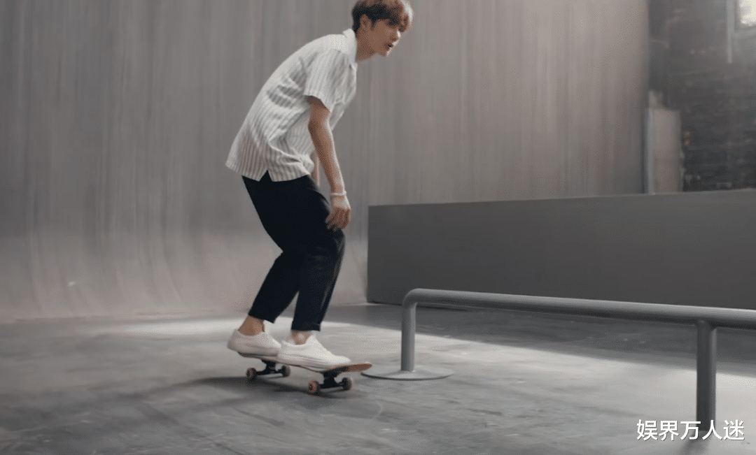 王一博|王一博全能人设被打脸？被曝招摩托滑板舞蹈替身，还意外暴露身高