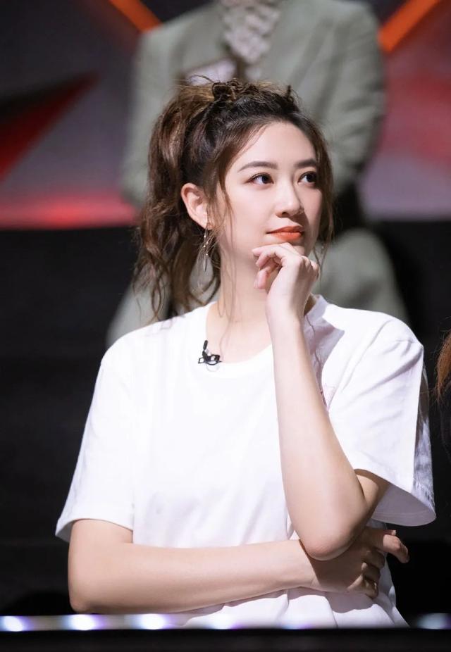 养颜 真夫妻才最好磕!应采儿的冻龄秘籍到底是什么?