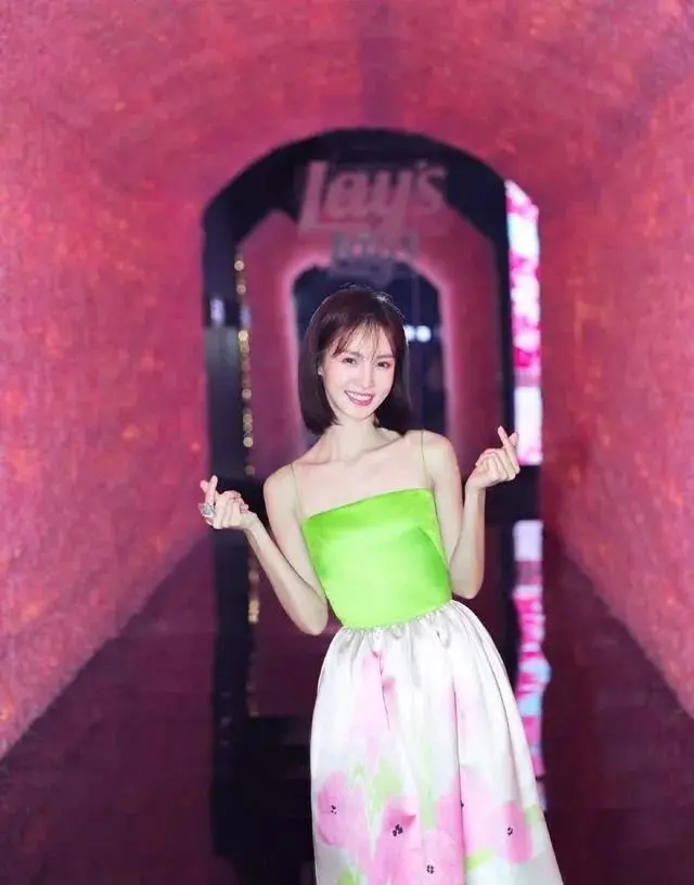 张恒|把吉克隽逸刷成冷白皮后，我终于明白了丑跟黑没半毛钱关系