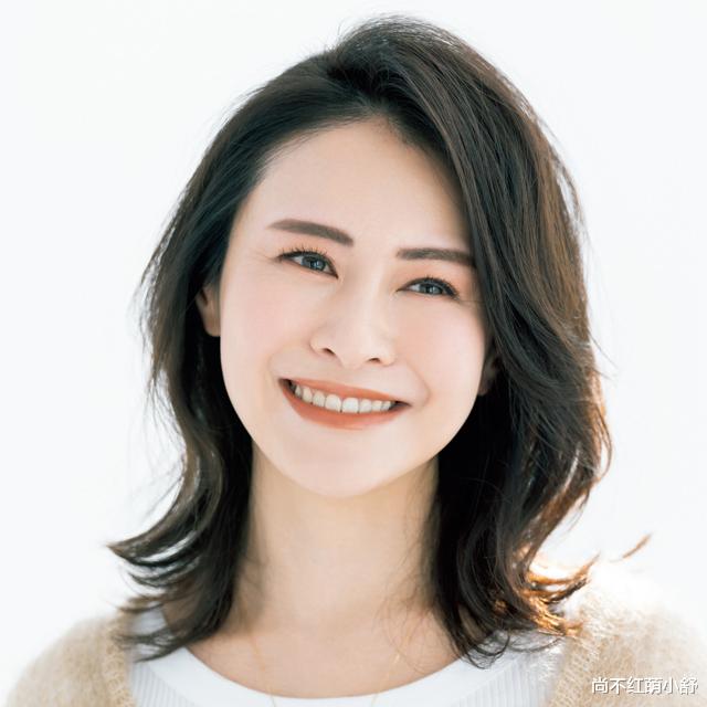 跑步|剪来剪去,还是“锁骨发”最好看,今年流行的9款,款款都显脸小