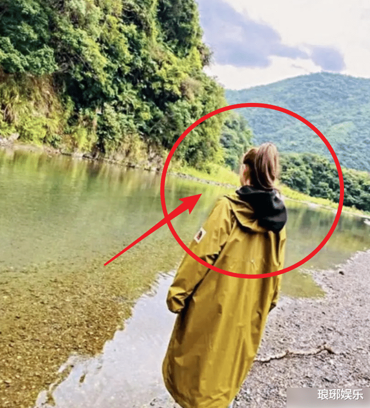 吴京|周杰伦昆凌带儿子一起出游，看清二人玩什么，原来这就是有钱人的快乐