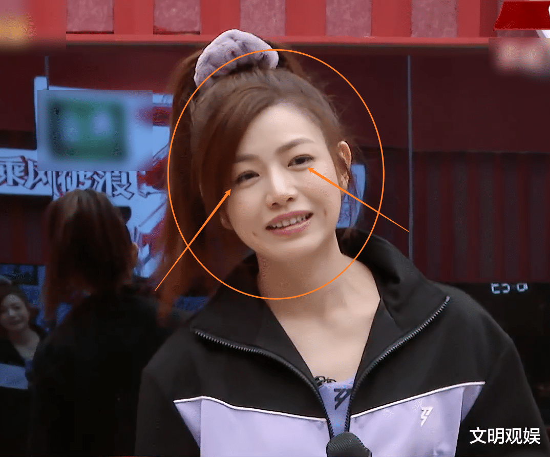 高马尾|37岁陈妍希梳减龄高马尾，放大细看她的脸部状态，说18岁都嫌多