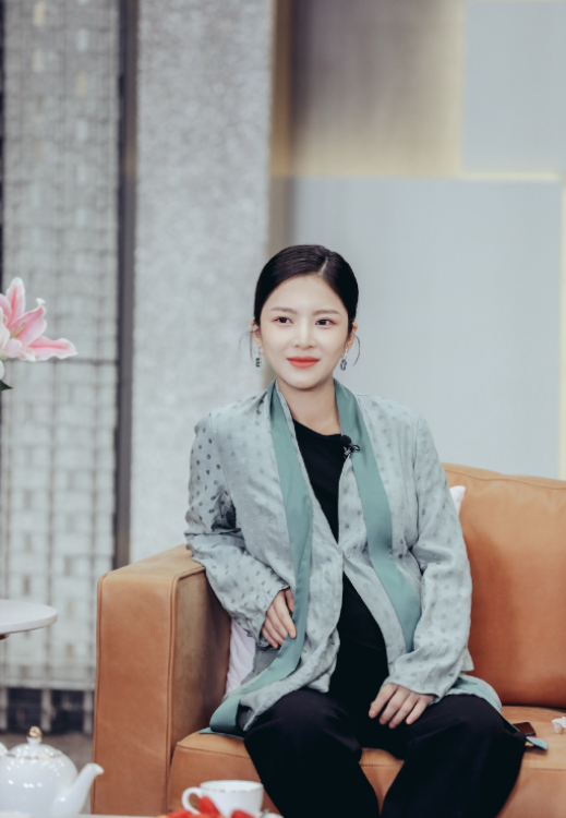 贾玲|王灿否认自己47岁，自信回应二婚嫁杜淳：是不是都比你优秀