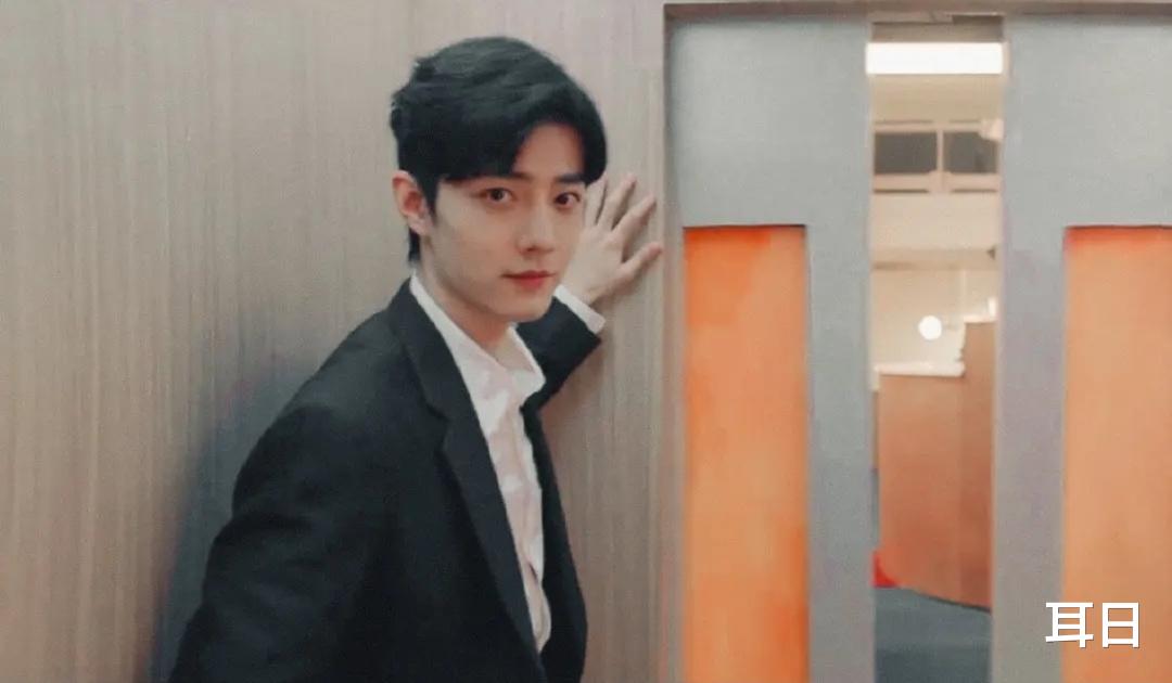 肖战|肖战喜事成双，25号霸霸加入战队，呆桃现身影片，年终奖开始蓄力