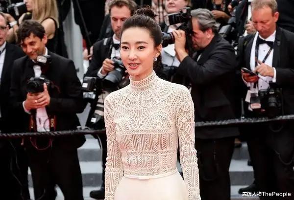 滤镜|10位戛纳红毯上的国内女星：有人手握作品艳压，有人蹭拍走光出丑