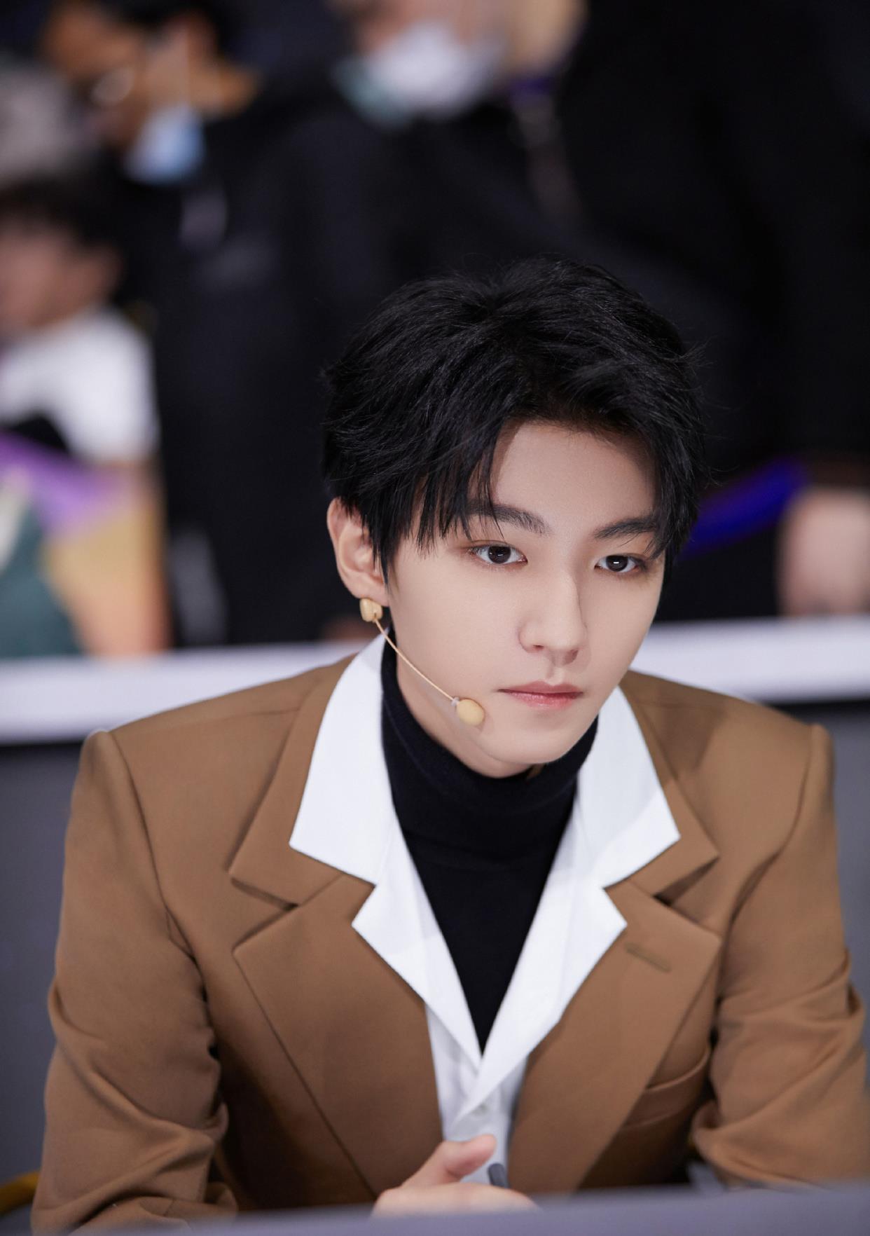 赵丽颖|唐嫣罗晋闹离婚？任嘉伦宋茜争番位？成毅解约欢瑞？