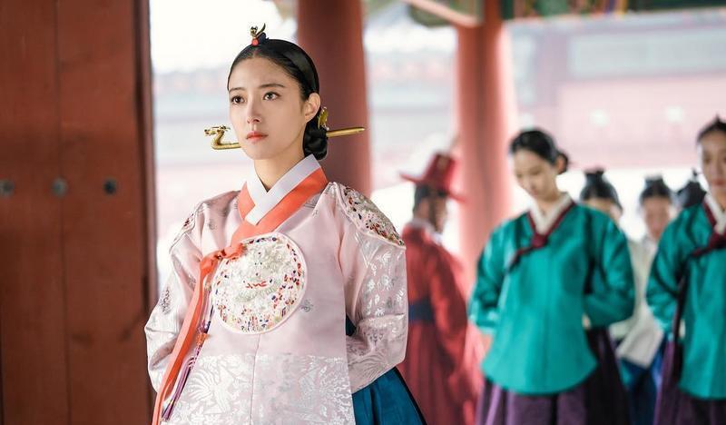 天眼查|《大长今》里的小“今英”长大了，《衣袖红镶边》里的她更绝了