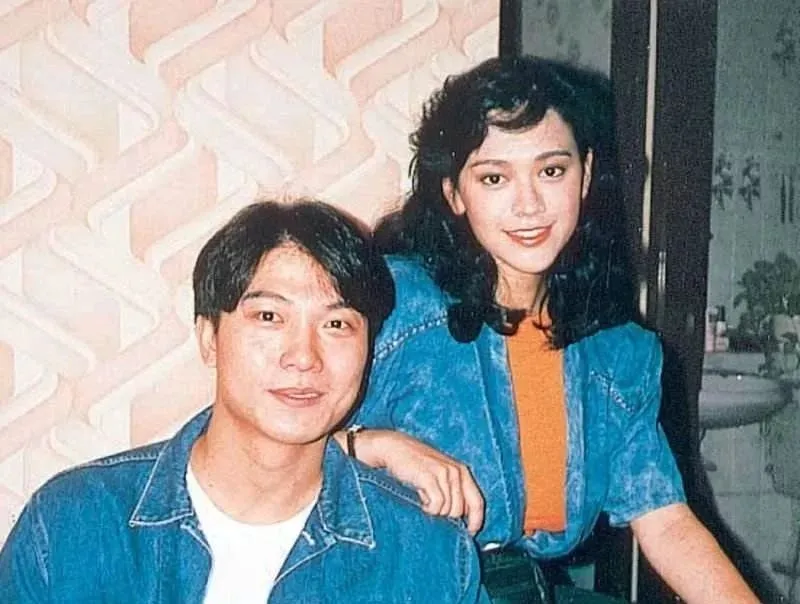 印小天|偷拍30女裙底、两婚两度偷食、……一代功夫巨星洗白了？