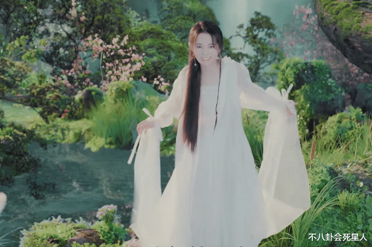 滤镜|滤镜下全是“塑料人”？磨平鼻梁颧骨，68岁赵雅芝上综艺都磨皮