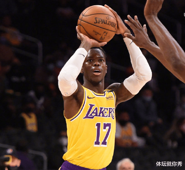 湖人队|正负值-20！湖人13分大逆转，可谁留意到，他在最后3分钟被弃用了