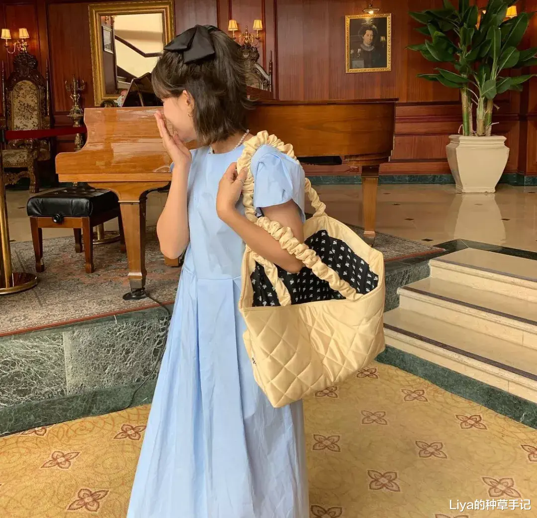 发型|别再披头散发了!这3款秋日发型,又美又撩人