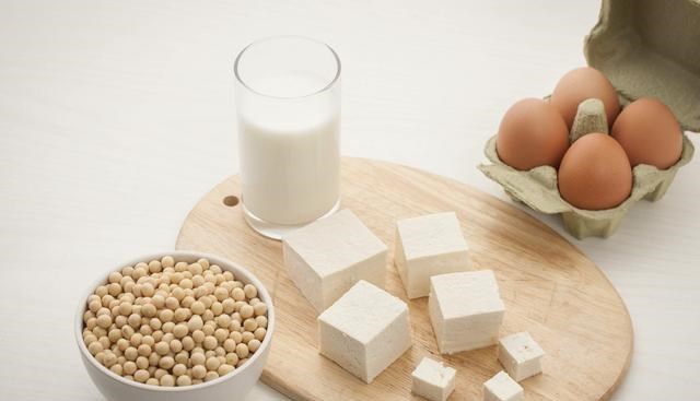 生理期|女人经期要这样吃，面色越来越年轻，还能瘦身减烦躁降生理期不适