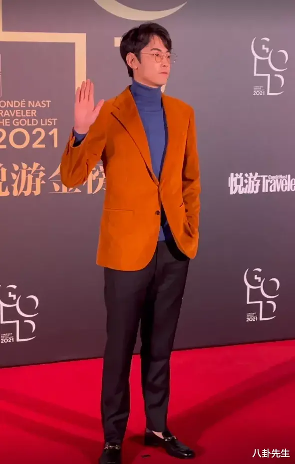 关晓彤|悦游盛典：周笔畅腰腿显粗，檀健次被拍成一米四，段奕宏气场强