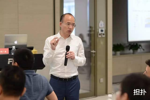 密春雷|两个娶美女主持的上海富豪,如今一个坐拥105亿,另一个坐拥5百亿