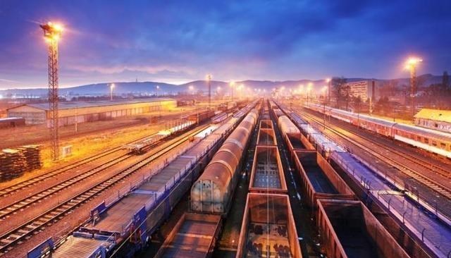 画的人 国内很繁忙的高速铁路,是世界标准最高的城际铁路