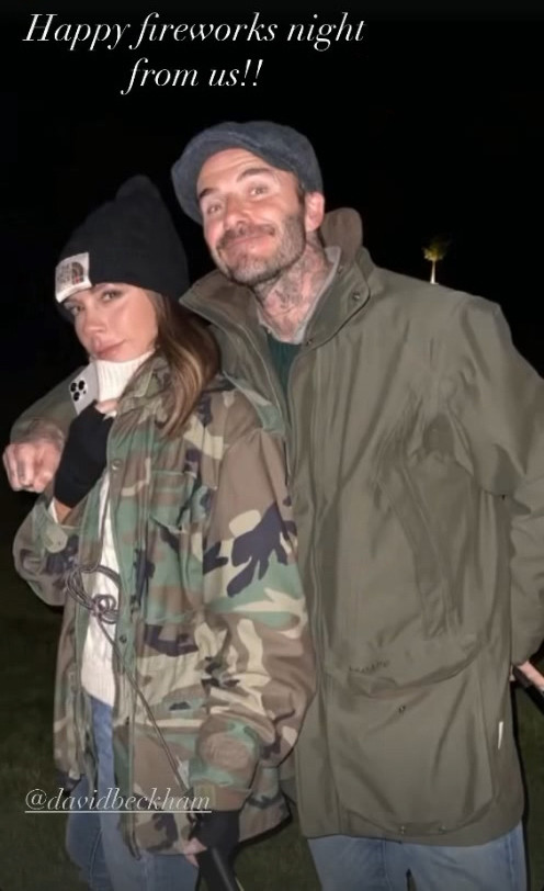 哈珀·贝克汉姆|贝克汉姆和家人庆篝火节，背着10岁女儿小七看烟花，掀起回忆杀
