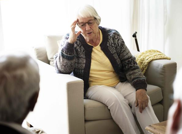 健康周谈|老人身上有股难闻的“味道”是不爱干净？医生：或与这些因素有关