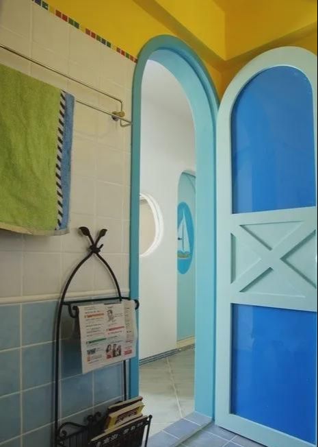 卫生间门朝外开还是朝里开?关键得看这2点,记心里就别忘了