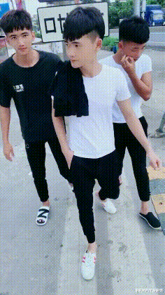 李嘉琦的星座爱情|“有两个瞎子要和我单挑，我看到这背包后马上跑了”，哈哈哈！