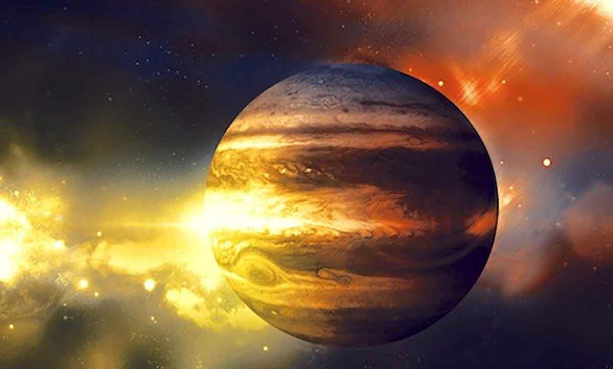 木星 天空观察者在地球上观察到一块流浪的太空岩石砸到木星上