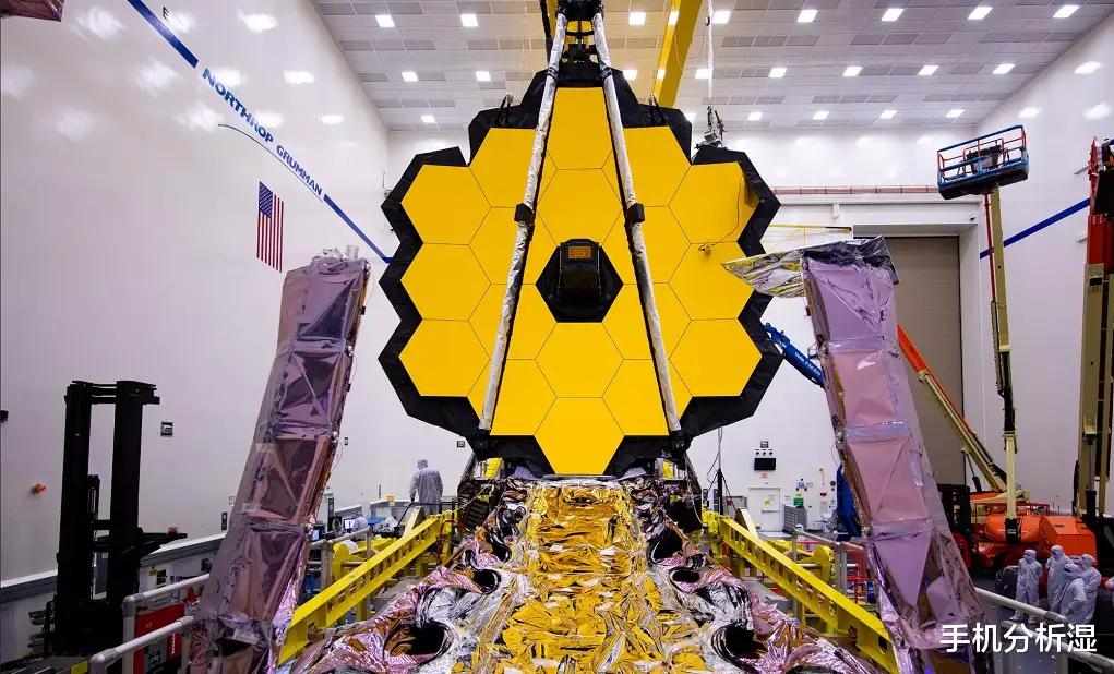 太空望远镜 这才是高科技，哈勃太空望远镜的继任者韦伯太空望远镜送往发射场