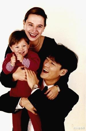 郭德纲|美貌不再也挡不住周华健爱美国妻子35年，90后儿子却看着比爹大？