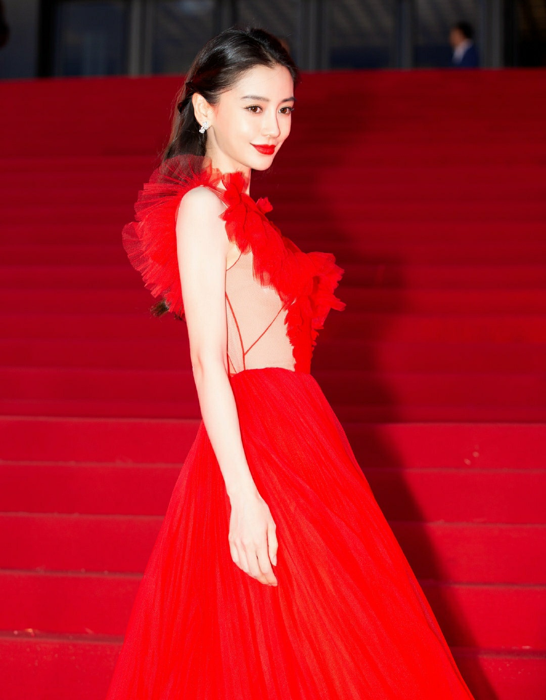 李小冉|杨颖工作室发精修图，遭粉丝吐槽：真不如饭拍，换摄影师吧