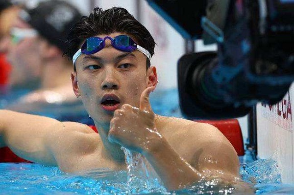汪顺|冲向亚洲！汪顺当选最佳男运动员，中国游泳女队也获奖，双喜临门