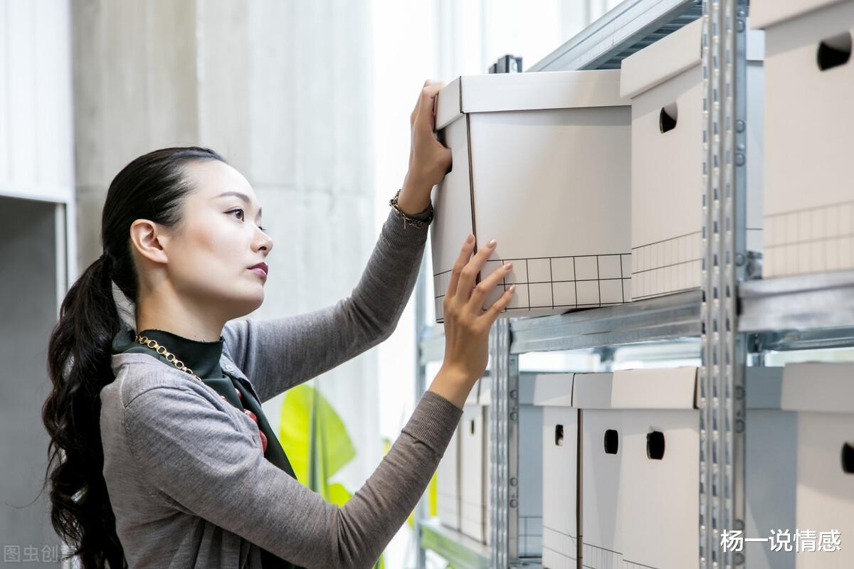 杨一说情感|火车上的一见钟情,原来是五年前的男朋友,为爱整容,贵在坚守!