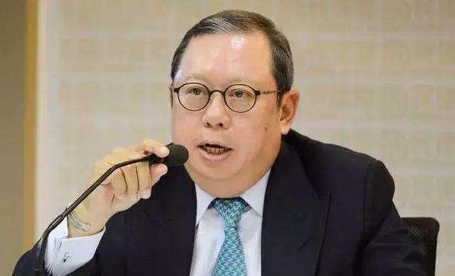 王祖贤|54岁王祖贤被偶遇老态略显,弯腰驼背穿僧衣,“聂小倩”美人迟暮