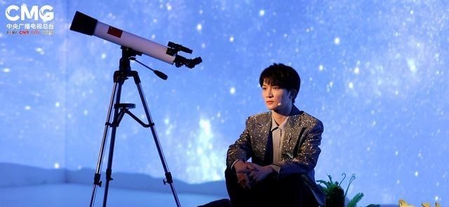 周深|周深:优质形象成大热门人选,同时现身4个电视台2021中秋节晚会