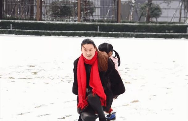 朱小贞 任真真炫耀自己的包，无意中透露出一个疑点！保姆放火案，很可疑