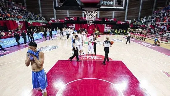 广东男篮|宏远终于赢了！又是绝杀！13分算个屁啊！下一场对手是......