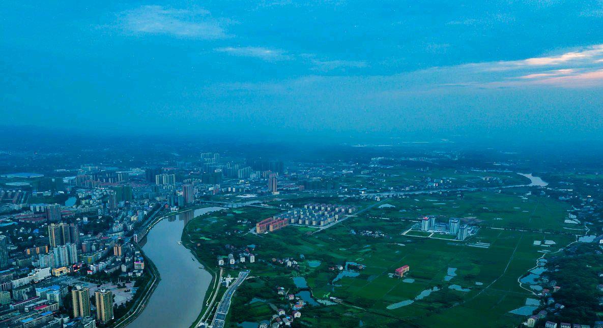 绿柳但歌 中部省份百强县榜单，湖南上榜18个，前三是长沙、浏阳、宁乡