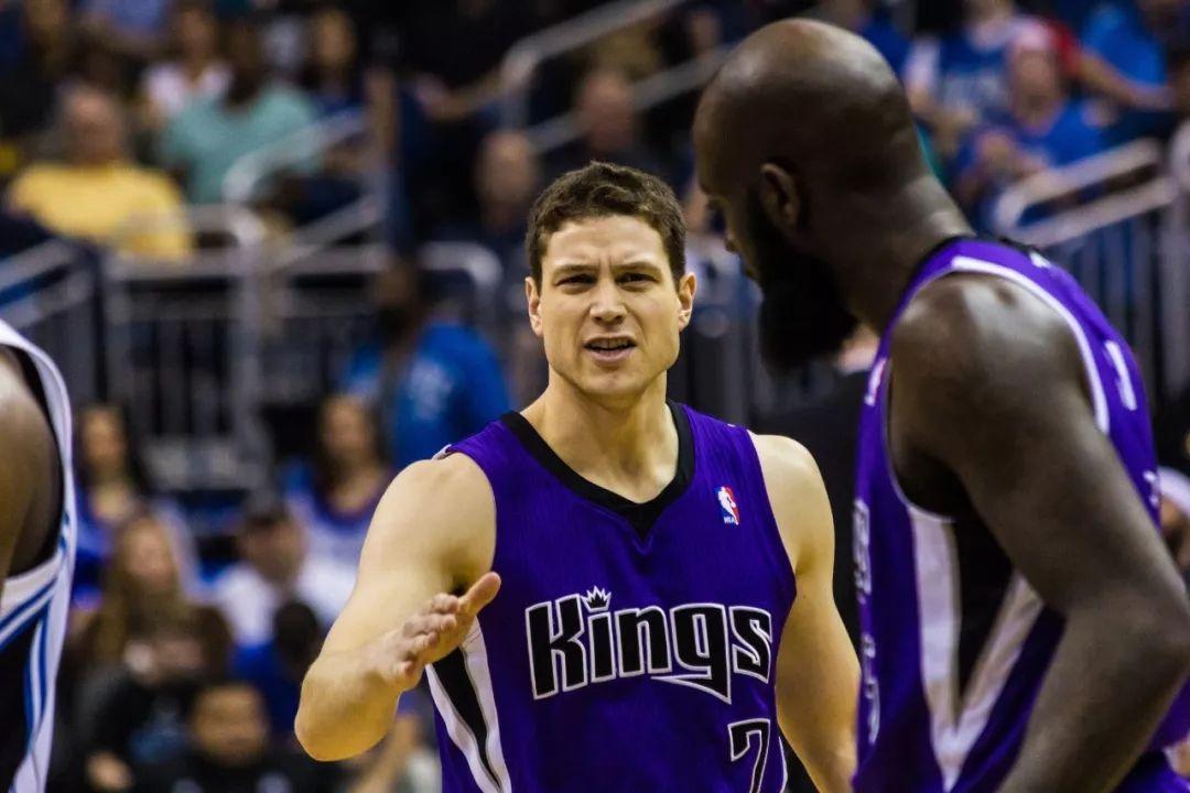 詹姆斯·哈登|场均12分，命中率比本内特还低！状元郎基本水了，跟哈登比差远了