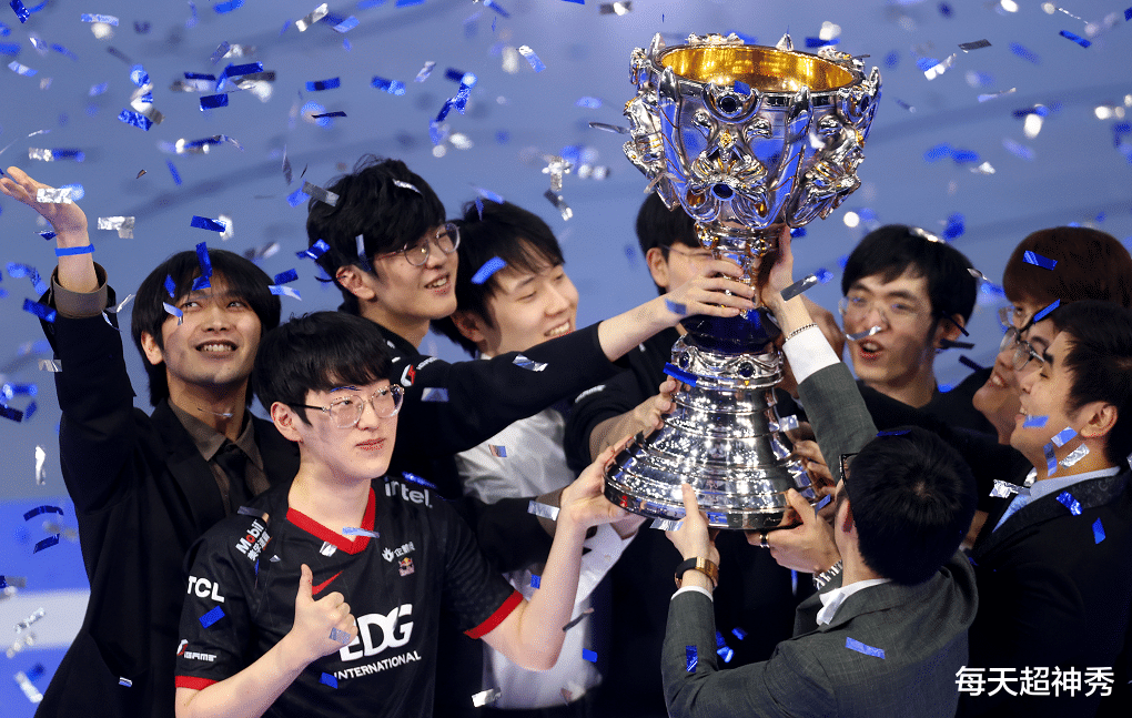 lpl|LPL全明星票选看点多，Theshy赶超圣枪哥，RNG小明势头火热