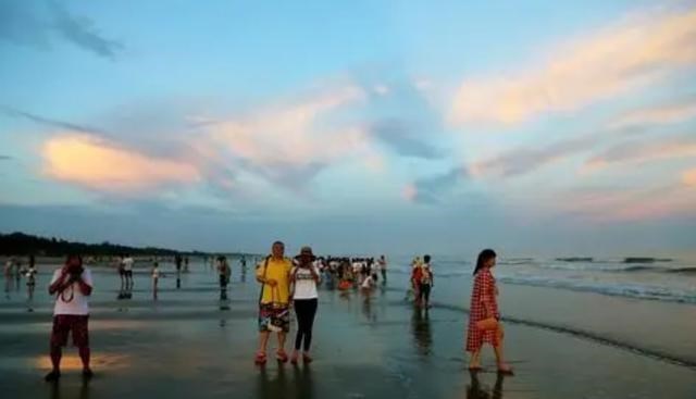 沙滩 中国第一滩!5天涌入36.38万游客,但差评却依然如约而至