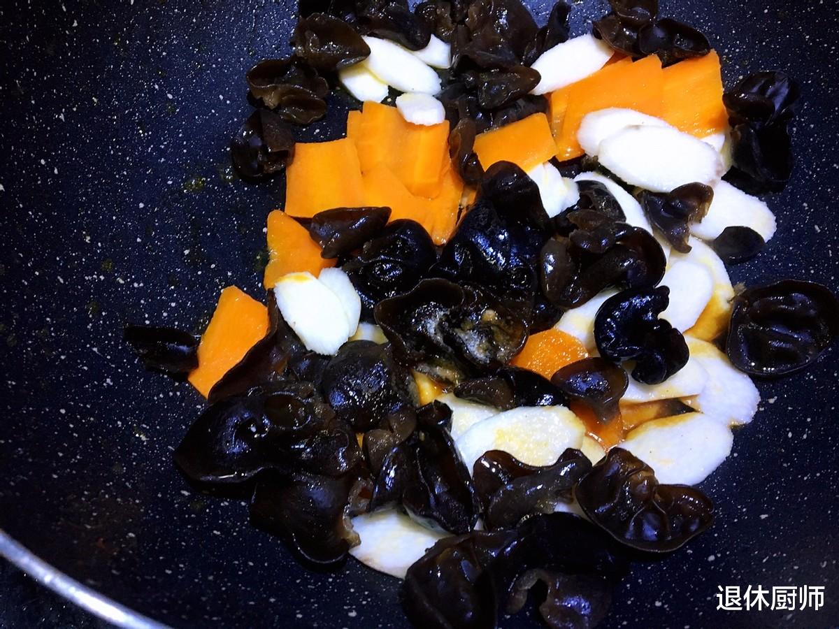 |山药和它是绝配，简单一炒很鲜美，常吃排宿便，不知不觉就瘦了